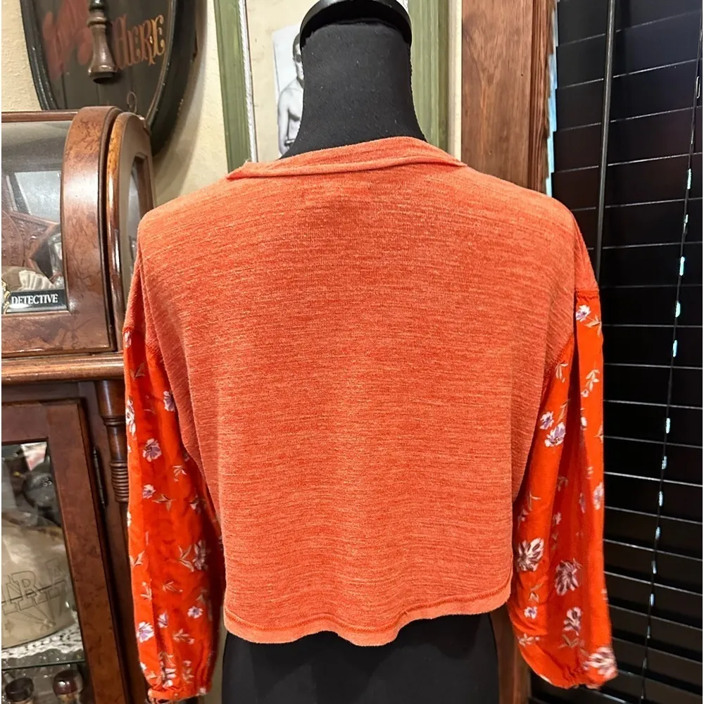 Wonderly Orange Long Sleeve Crop Top EUC - Image 3