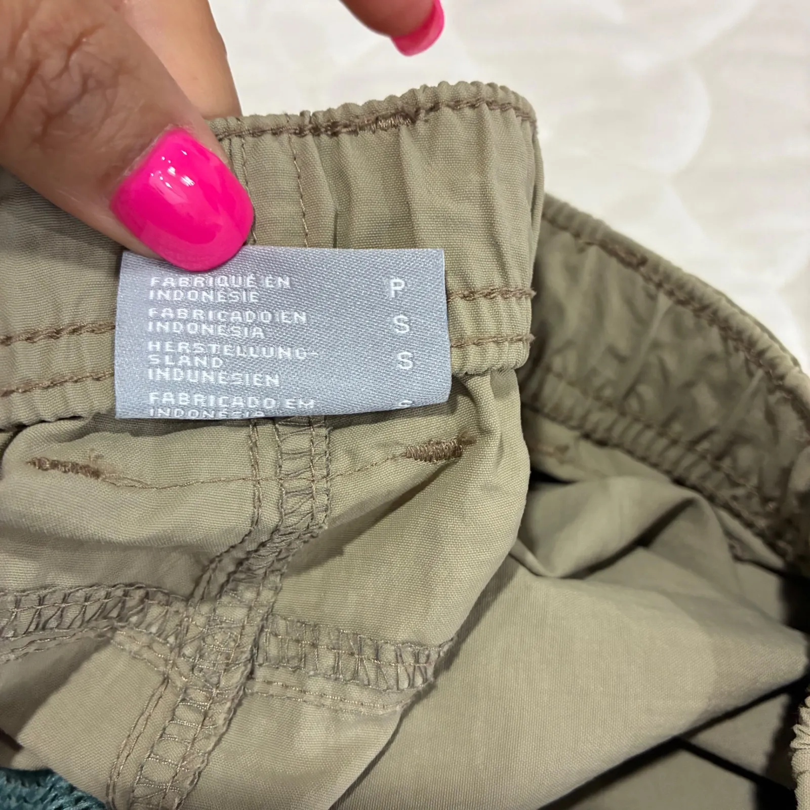 Columbia Hiking Shorts Perfomance Cargo Pockets Elastic Waist Khaki Beige Size S - Image 5