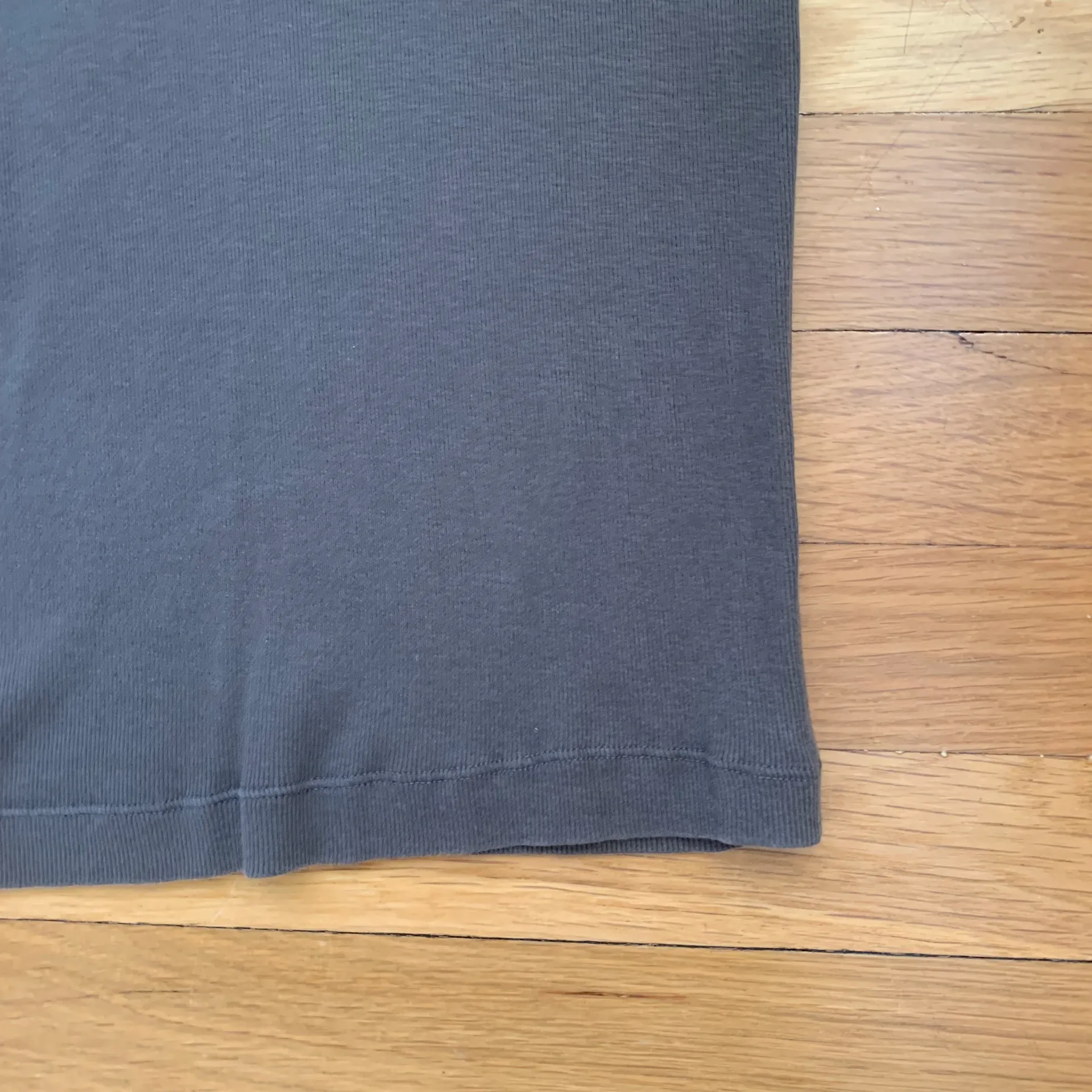 Banana Republic V-neck Ribbed Tank Olive Small - Image 5