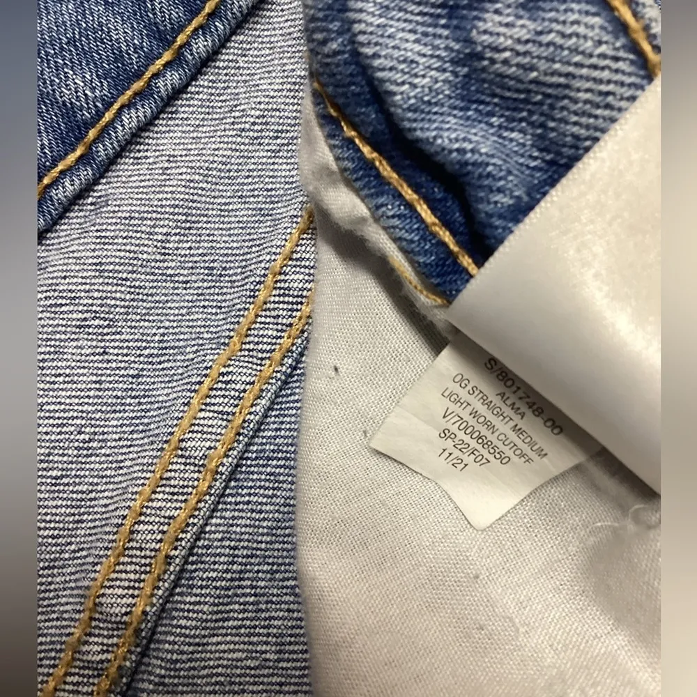 Old Navy Alma high rise jeans. Size 8 - Image 5