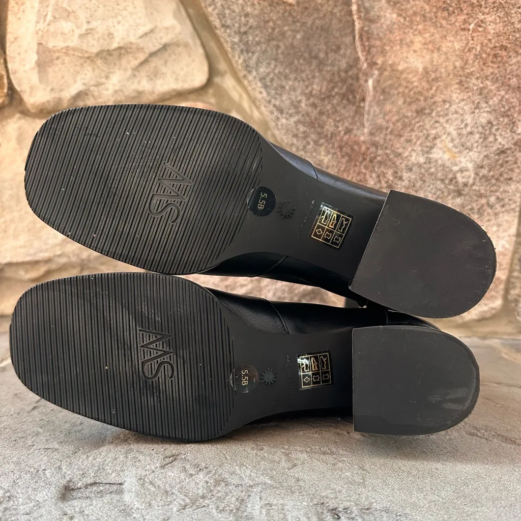 STUART WEITZMAN
Nola leather ankle boots, black, square toes, angular block heel - Image 13