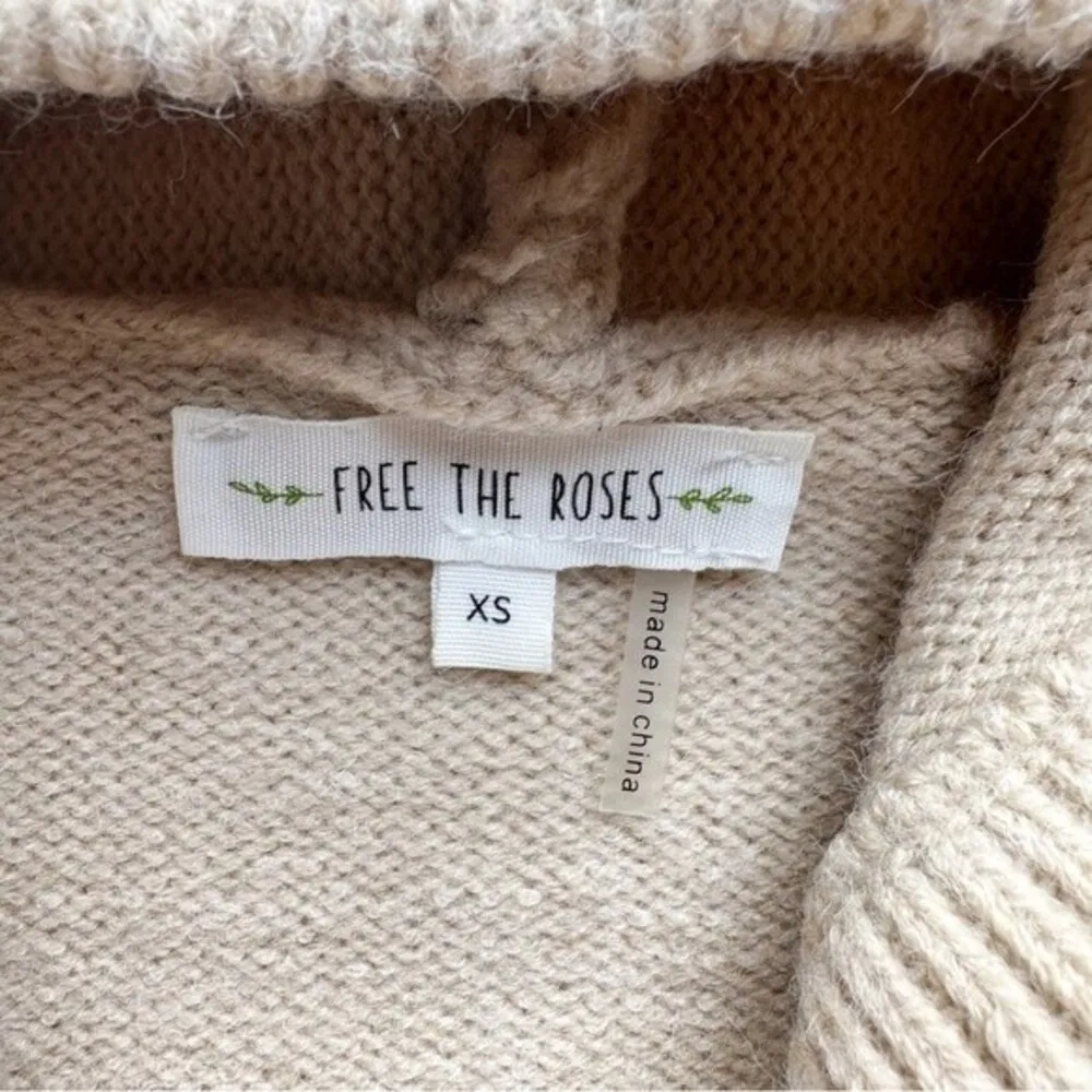 Free the Roses Size XS Oversized Hoodie Sweater - Image 8
