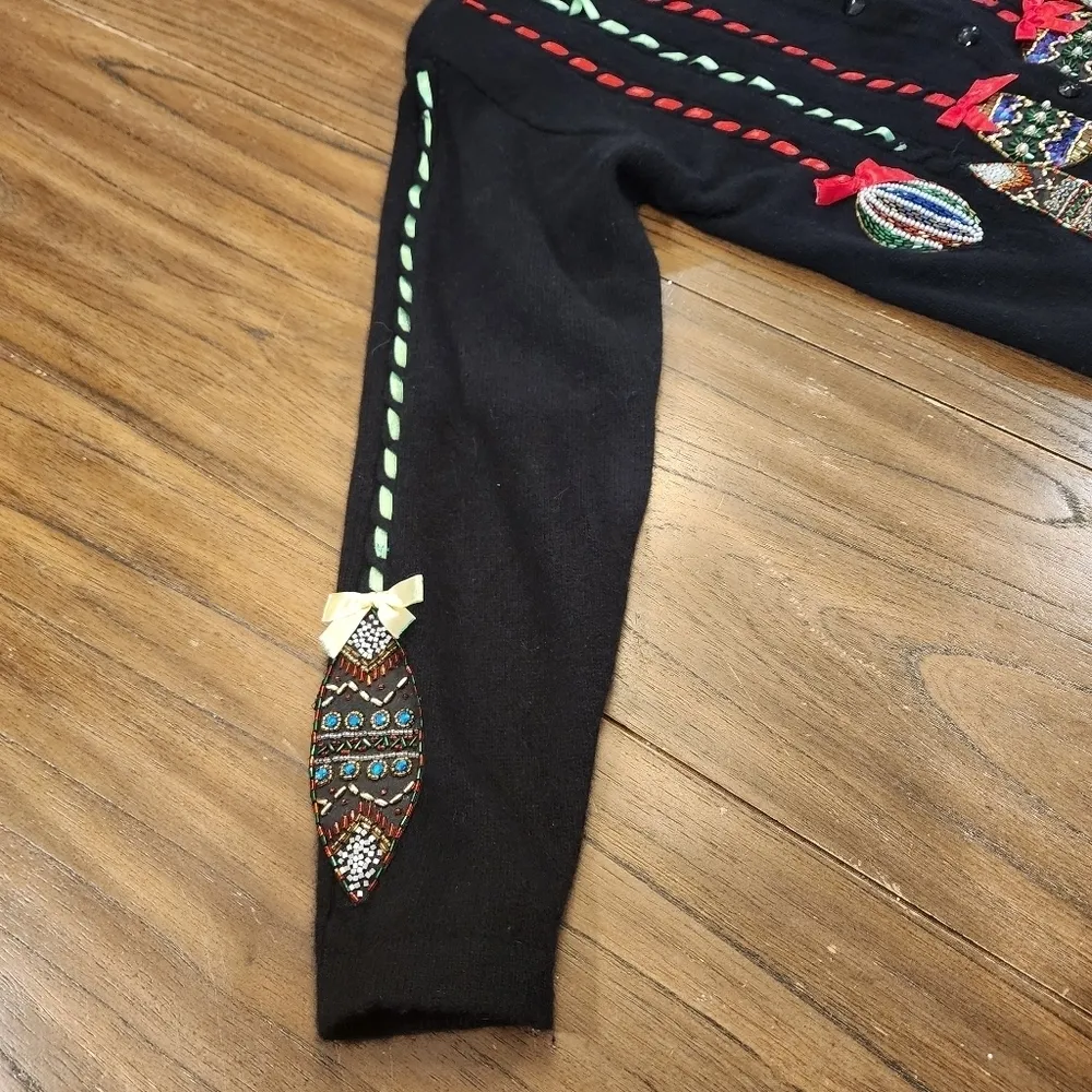 Vintage  hong kong Blinged out embroidered wool Christmas Sweater med - Image 2