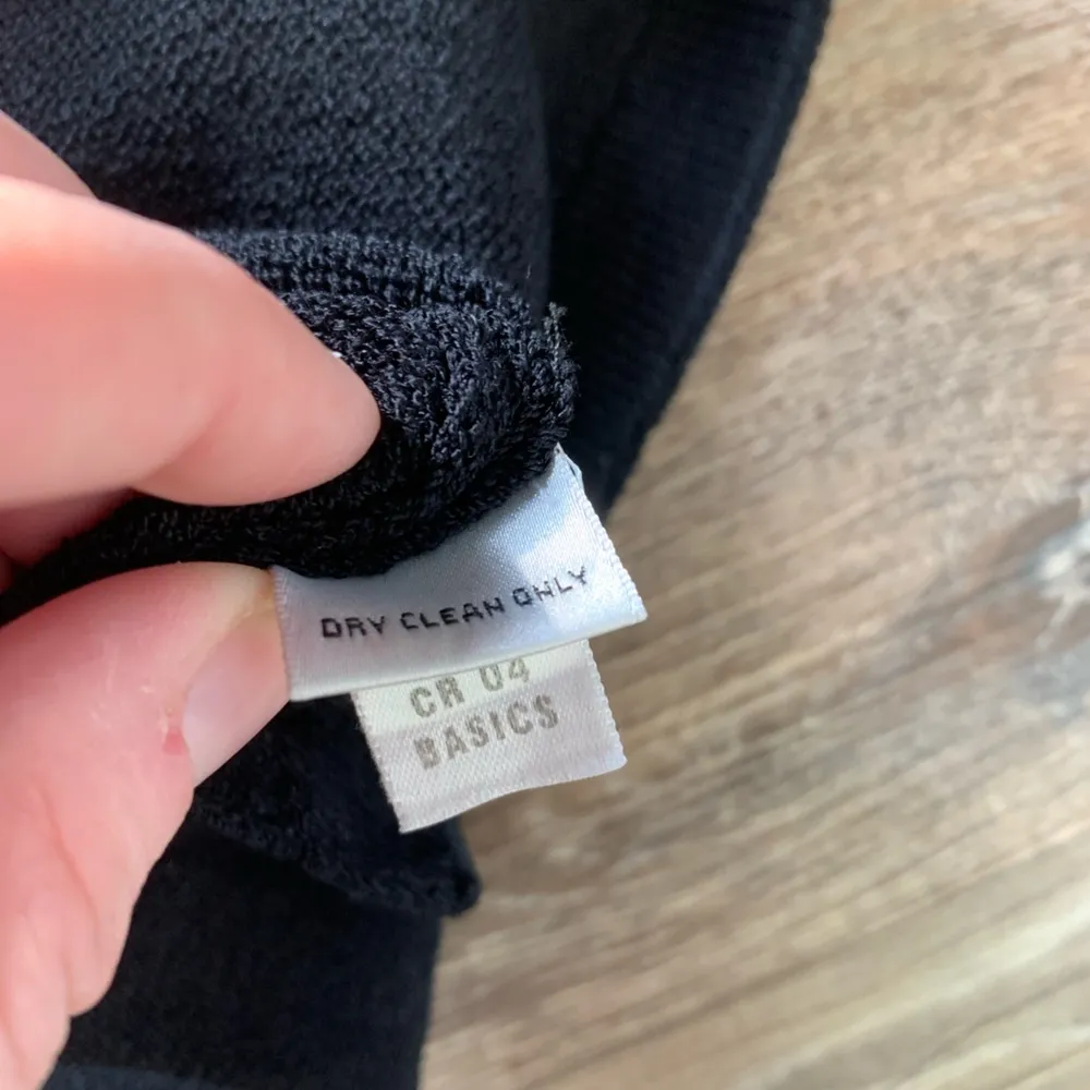 St. John Basics Black Santana Scoop Neck Tank Top M - Image 3