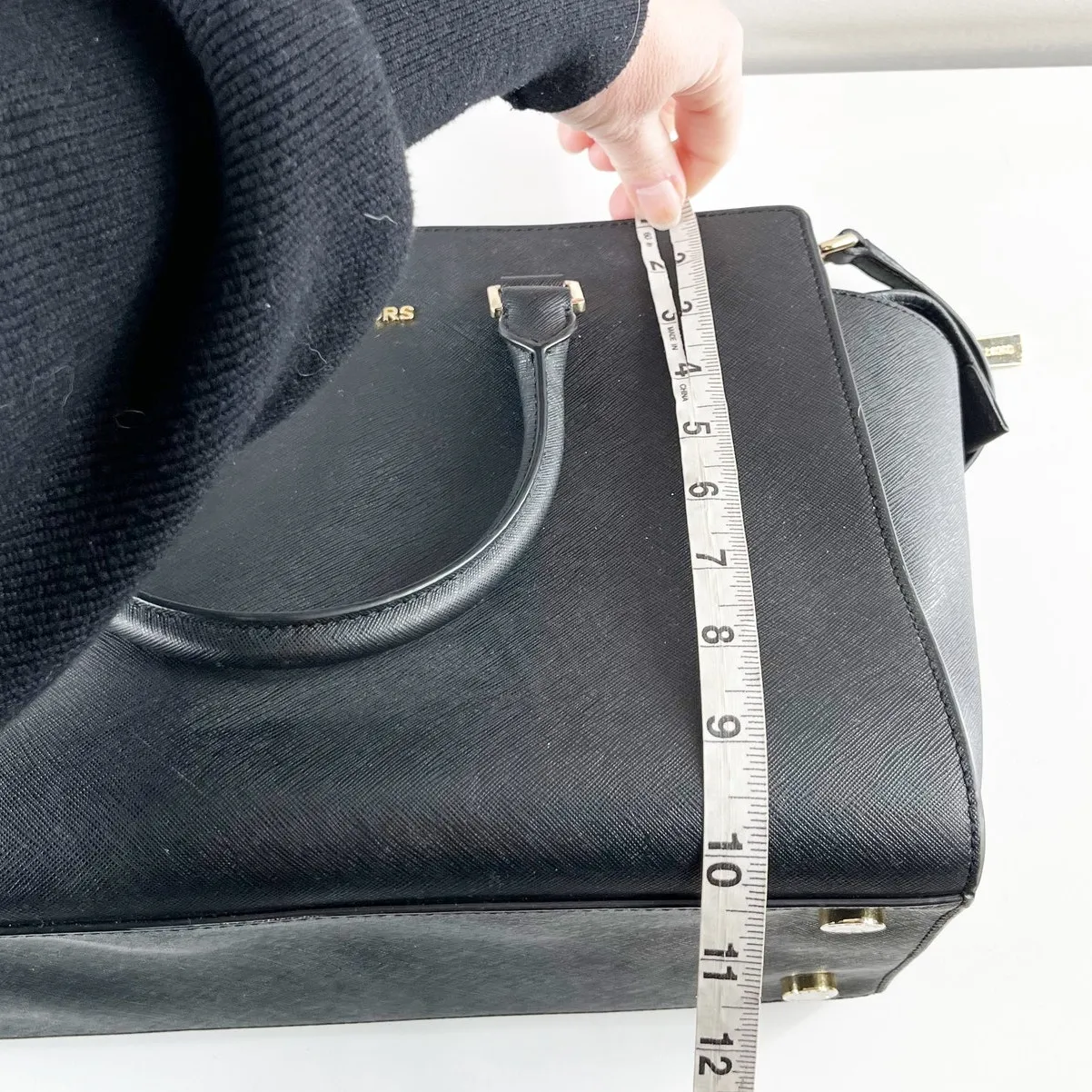 Michael Kors Selma Saffiano Leather Satchel Handbag Purse Black - Image 7