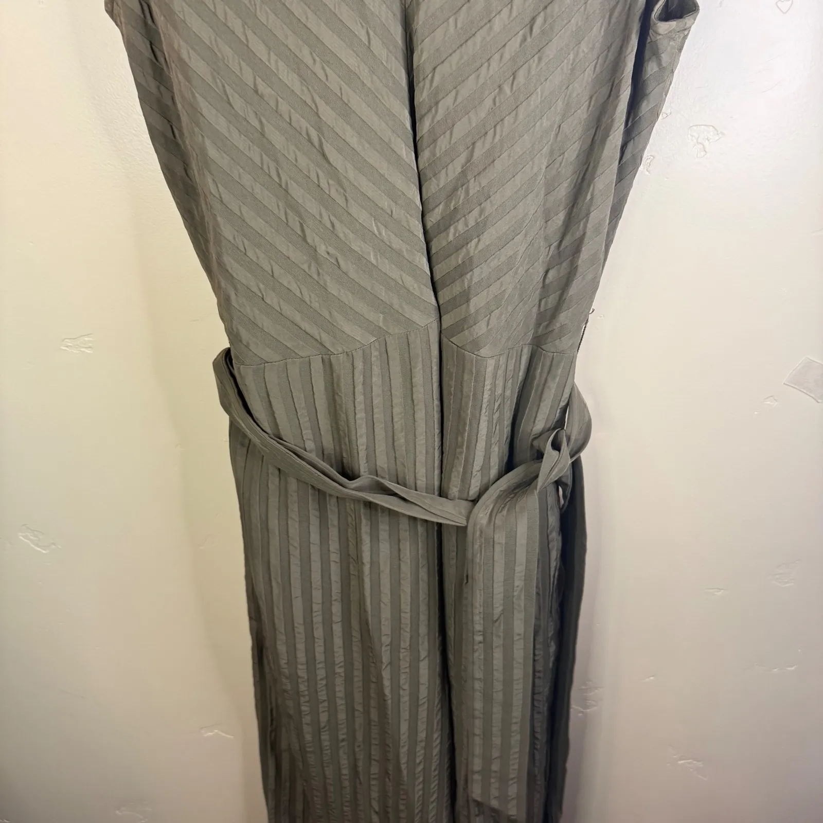 EVERLANE City Striped Draped Olive Green V Neck Wide Leg Jumpsuit Belted Size 8 - Image 4