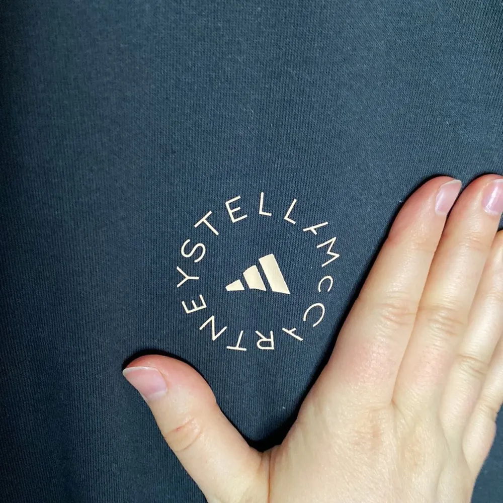 Adidas by Stella McCartney black cotton tee with a side slit Size XS - Image 9