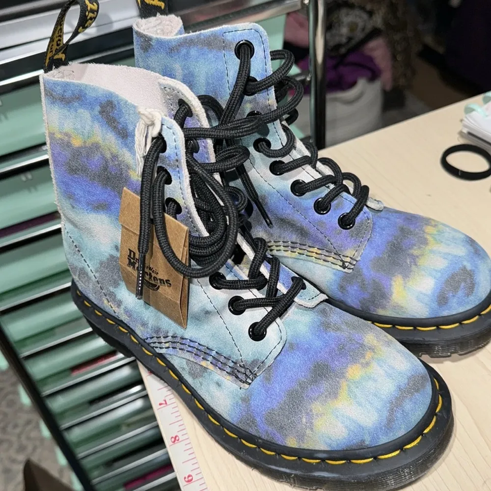 Dr Martens boots tie dye pascal size 5 leather lace up NEW combat classic style - Image 2