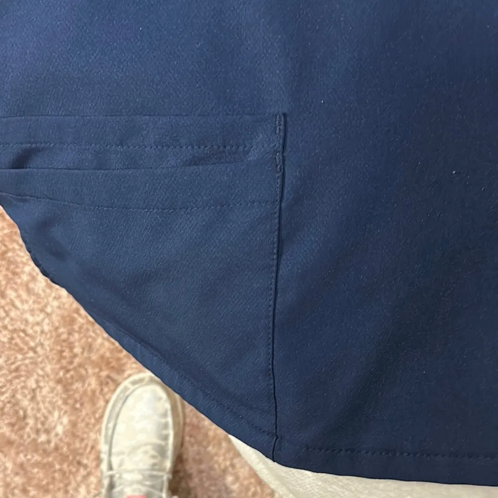 Ladies Navy Blue scrub top NWT SZ L Size L - Image 5