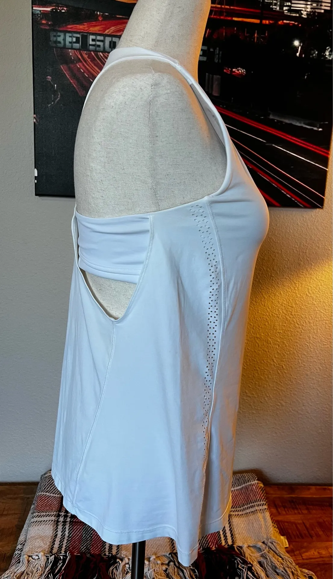 Womens sz8 Lululemon Hit It Tank Built in Sports Bra No Padding  - Image 3