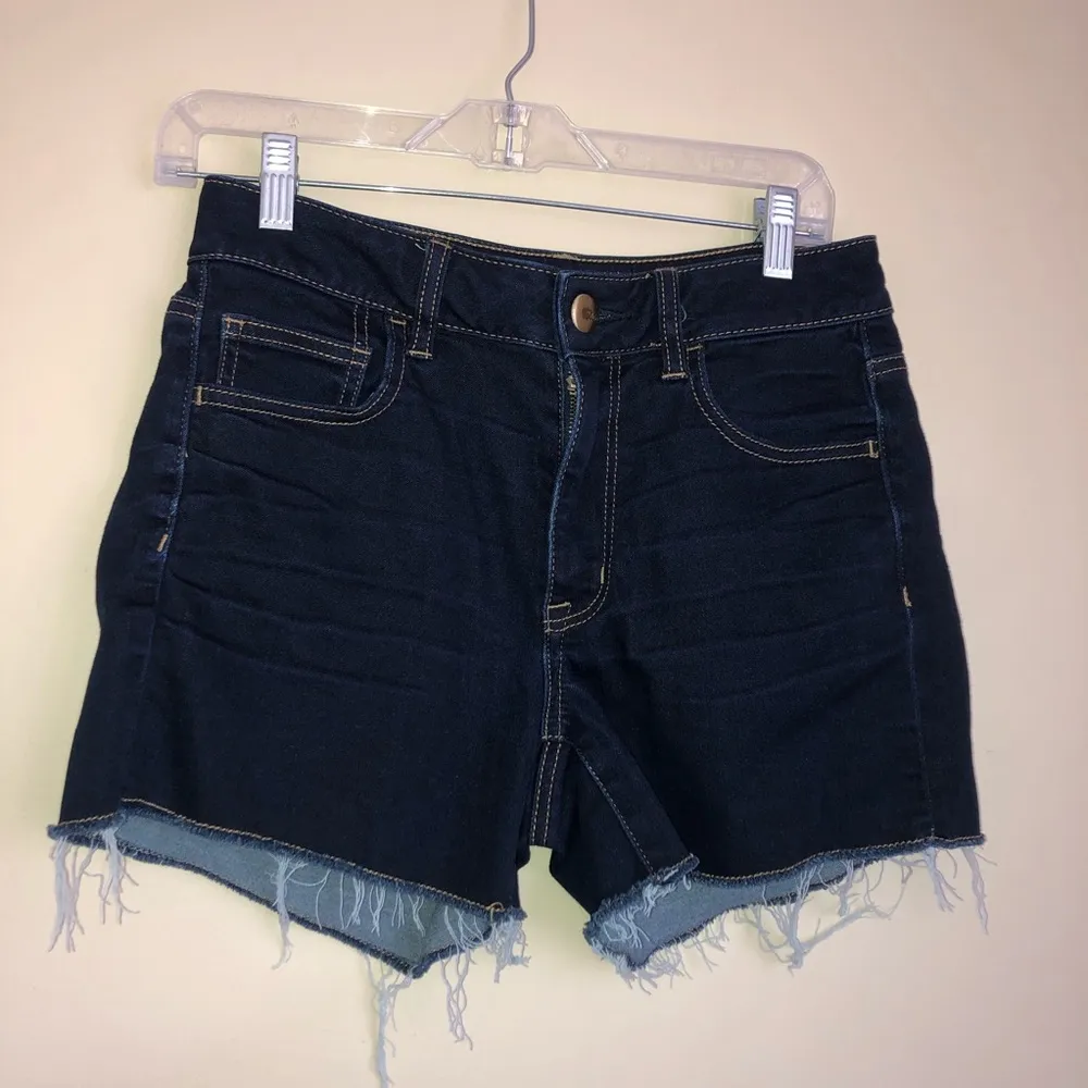 American Eagle Dark Wash Hi Rise Shortie Jean Short Raw Hem - Image 3