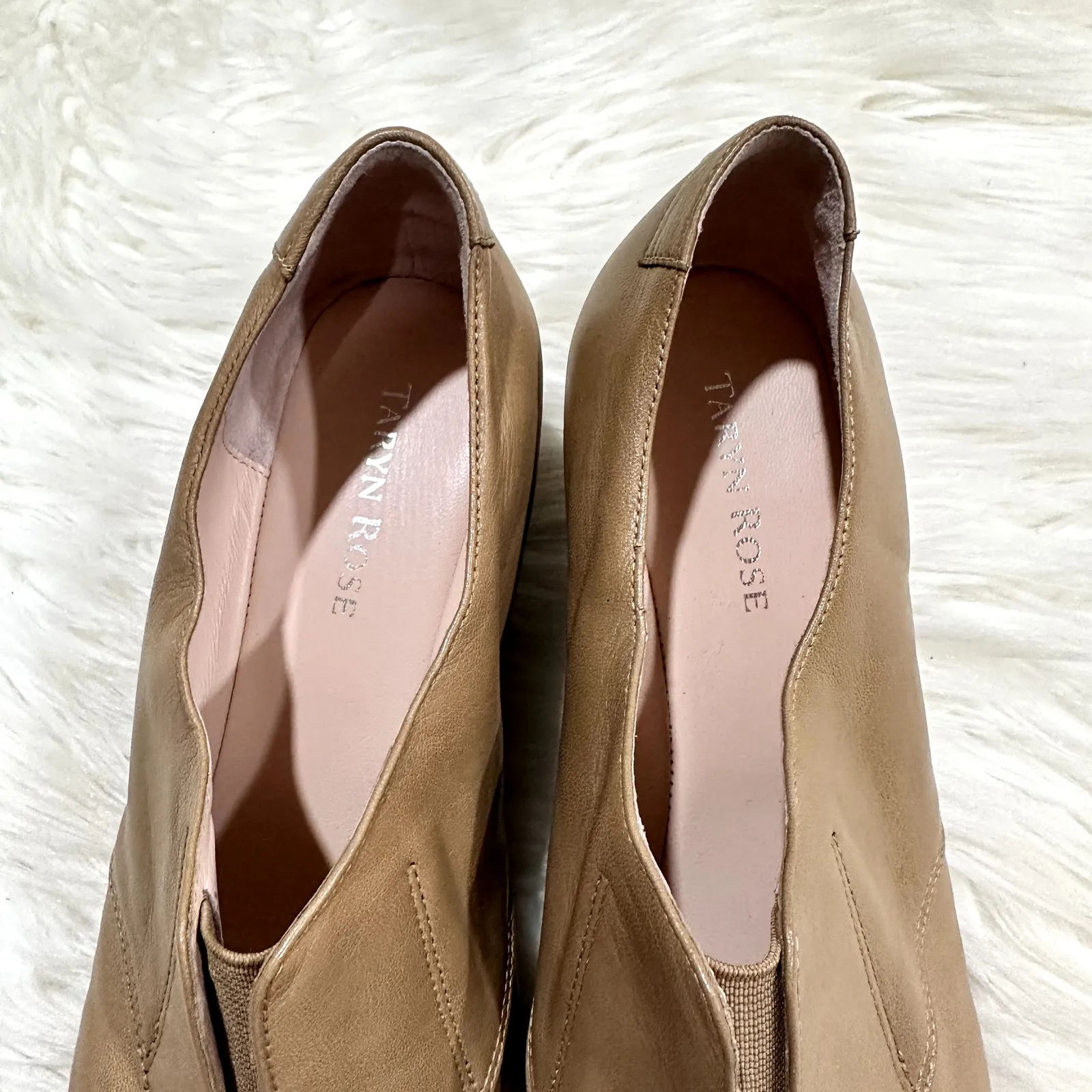 Taryn Rose Leather Wedge Slip On Loafer Sz 8.5 - Image 4