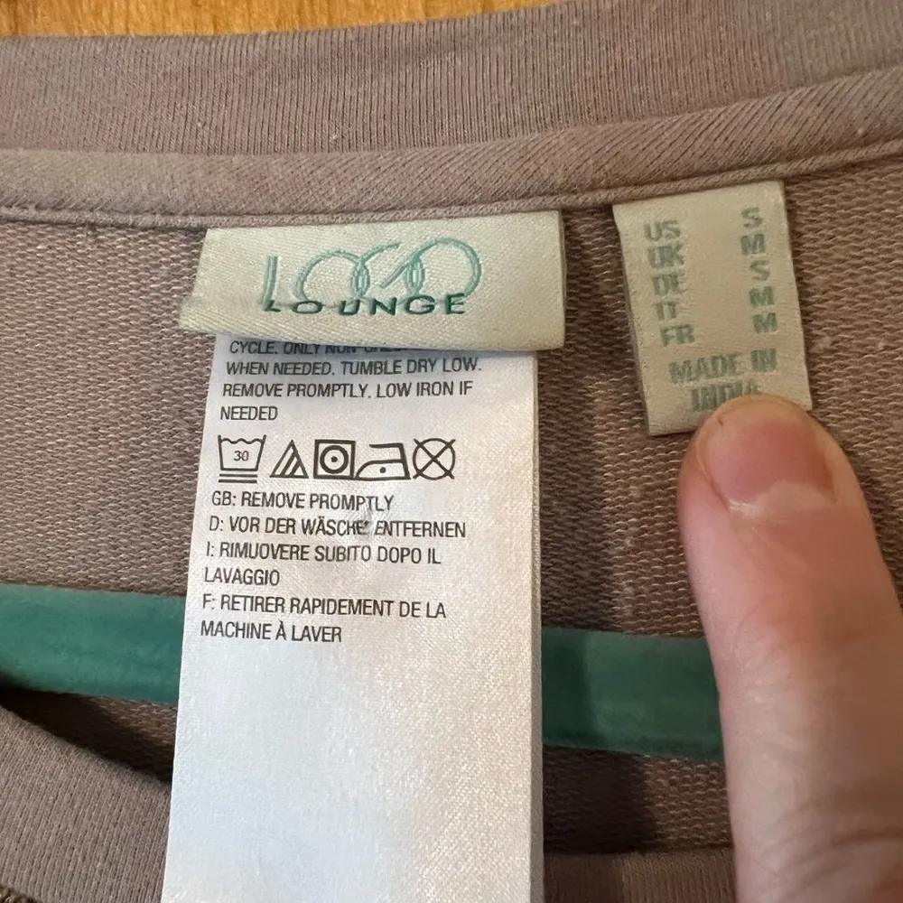 Logo Lounge By Lori Goldstein Crochet Embroidered Floral Top Shirt Pockets Small - Image 8