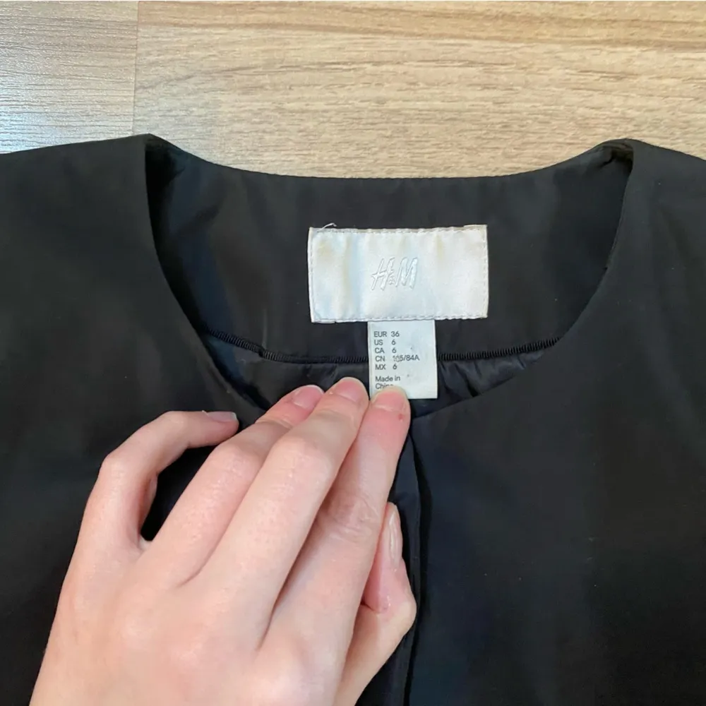 H&M Peplum Jacket Size 6 (Fits like a 4) - Image 3