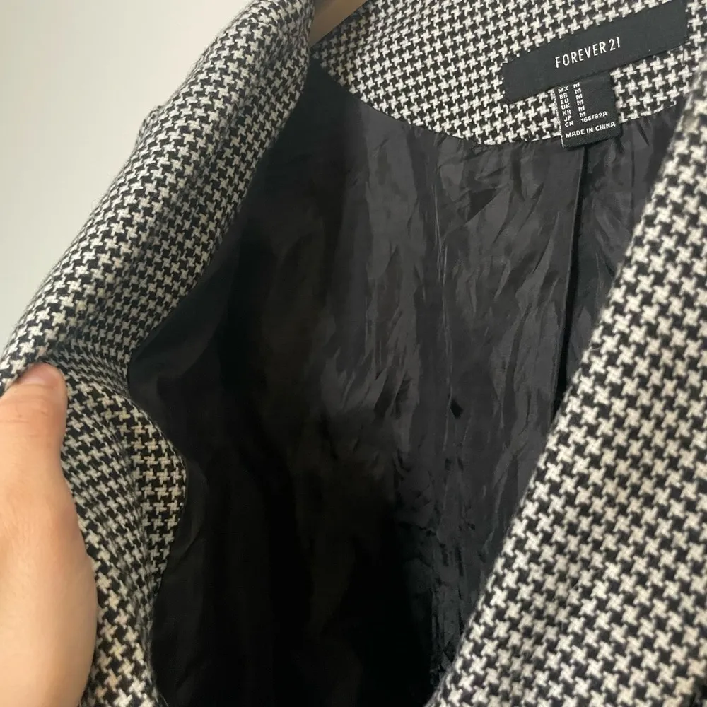 Forever 21  Houndstooth Gingham Button Blazer Jacket - Medium - Image 6