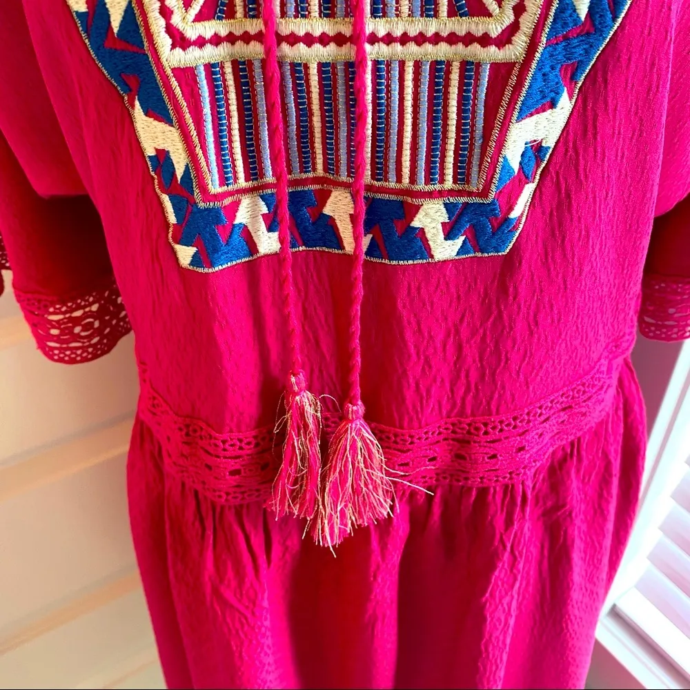 Ella Moon|| Magenta/blue crepe texture dress with lace accents and tassel tie Size M - Image 3