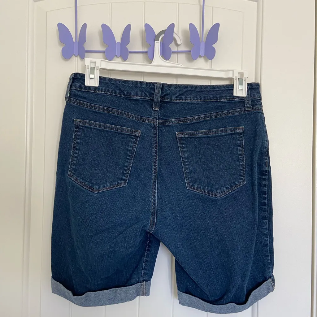 EUC New Directions women’s dark wash midi stretch cuffed hem denim‎ shorts 10 Blue - Image 5