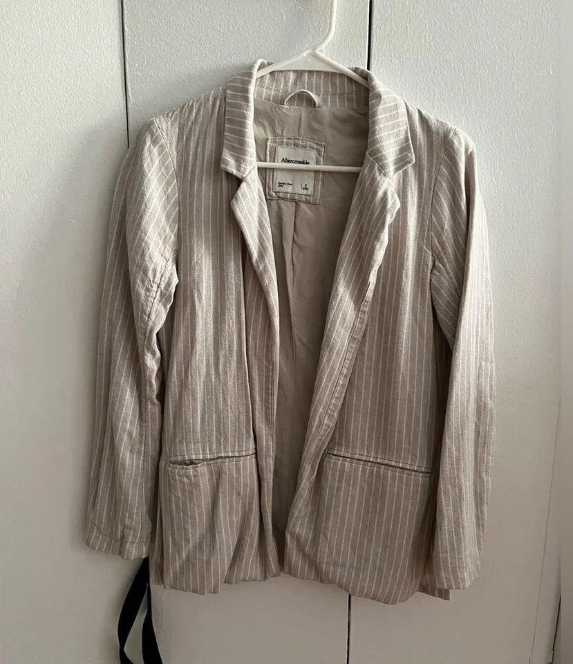 Tan and White Linen Striped Blazer - Image 2