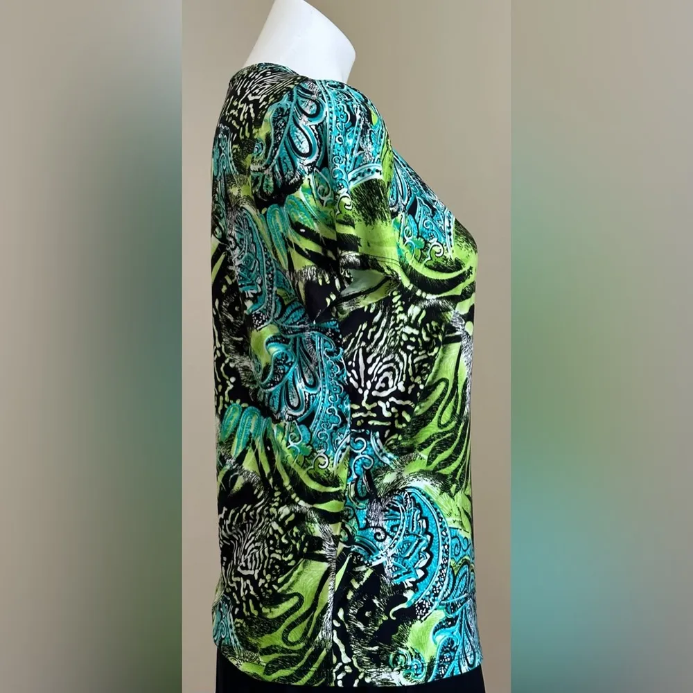 Peter Nygard Green Blue Black White Short Sleeve Paisley/Animal Print Top SZ M - Image 4
