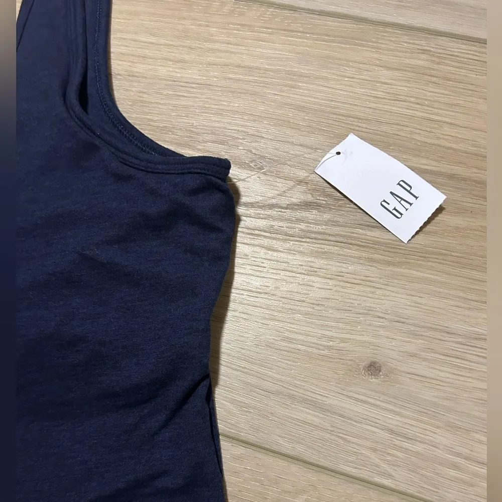Gap NWT GapFit Navy Longline V Neck Tank - Image 5