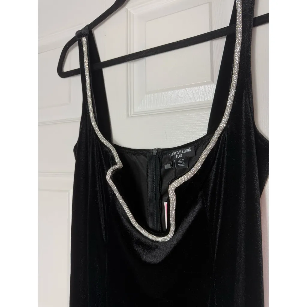 PrettyLittleThing Black Velvet Diamante Trim Maxi Evening Gown Dress Size 12 - Image 5