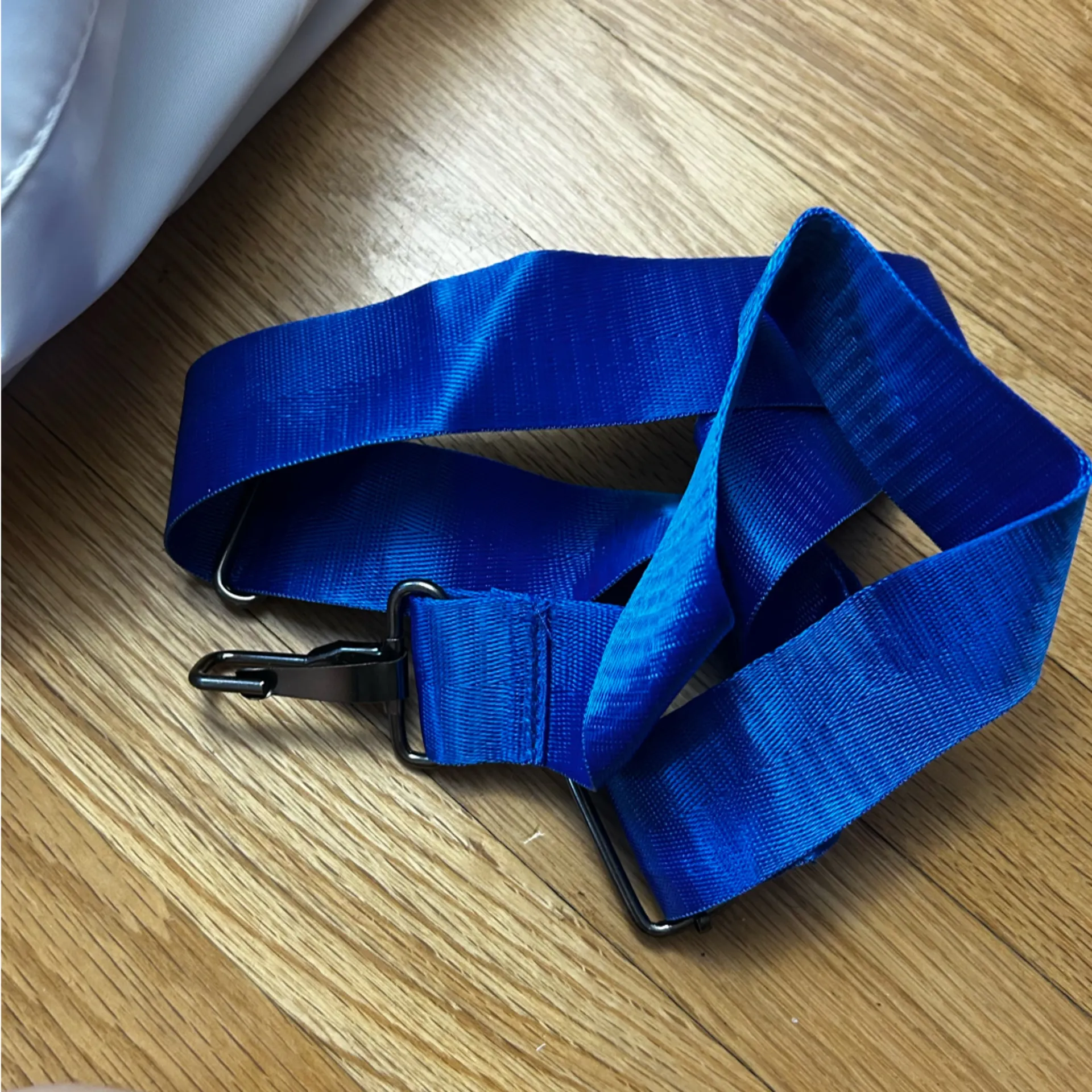 NWT Halara Weekender White & Blue Zipper Gym Duffle Bag with Shoulder Straps - Image 13