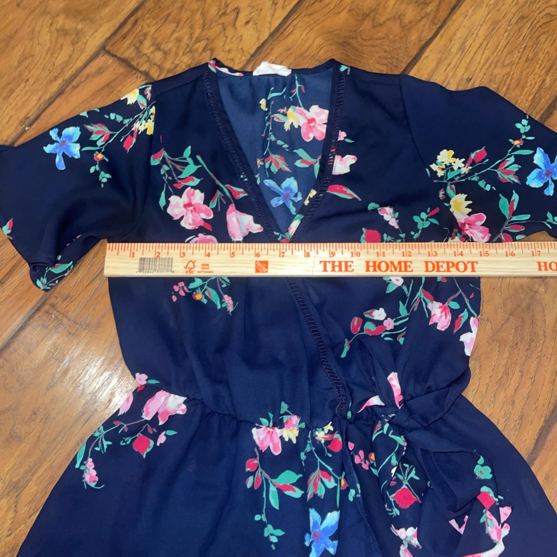 Sienna Sky Navy Floral Blouse with cinched waist size XS - Image 6