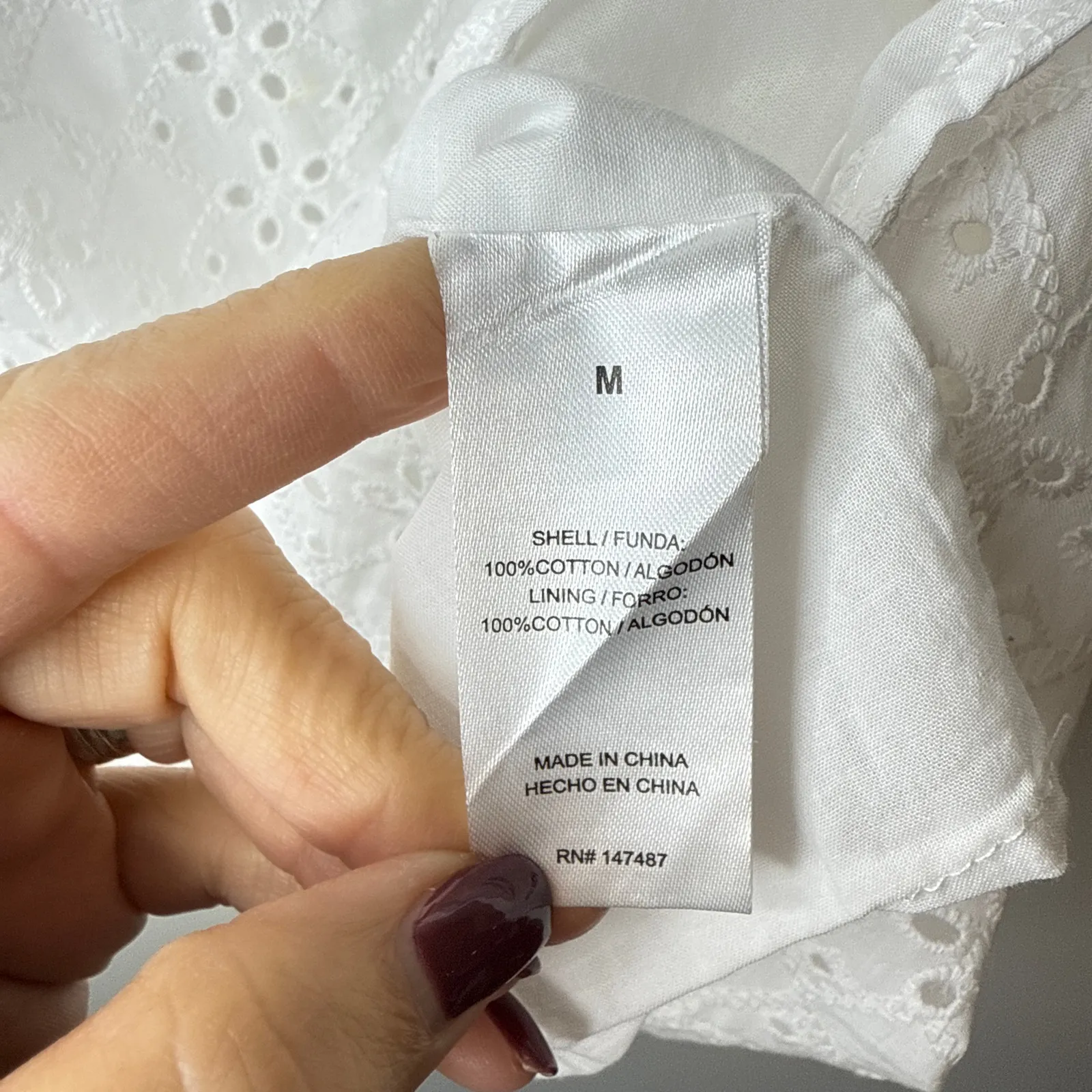 Draper James White Eyelet V-Neck Puff Short Sleeve Top Size Medium Feminine - Image 9