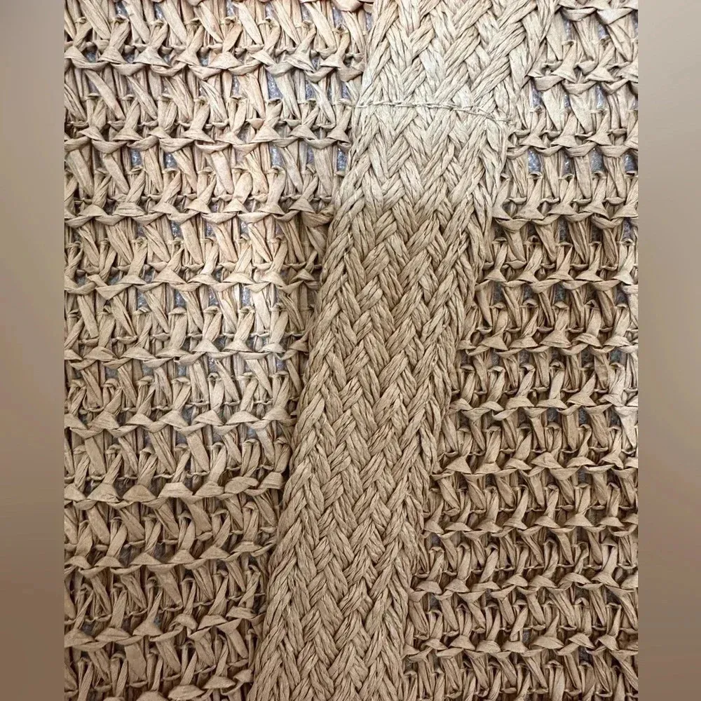 Tan woven lined beach shoulder bag with zip top NWOT - Image 3
