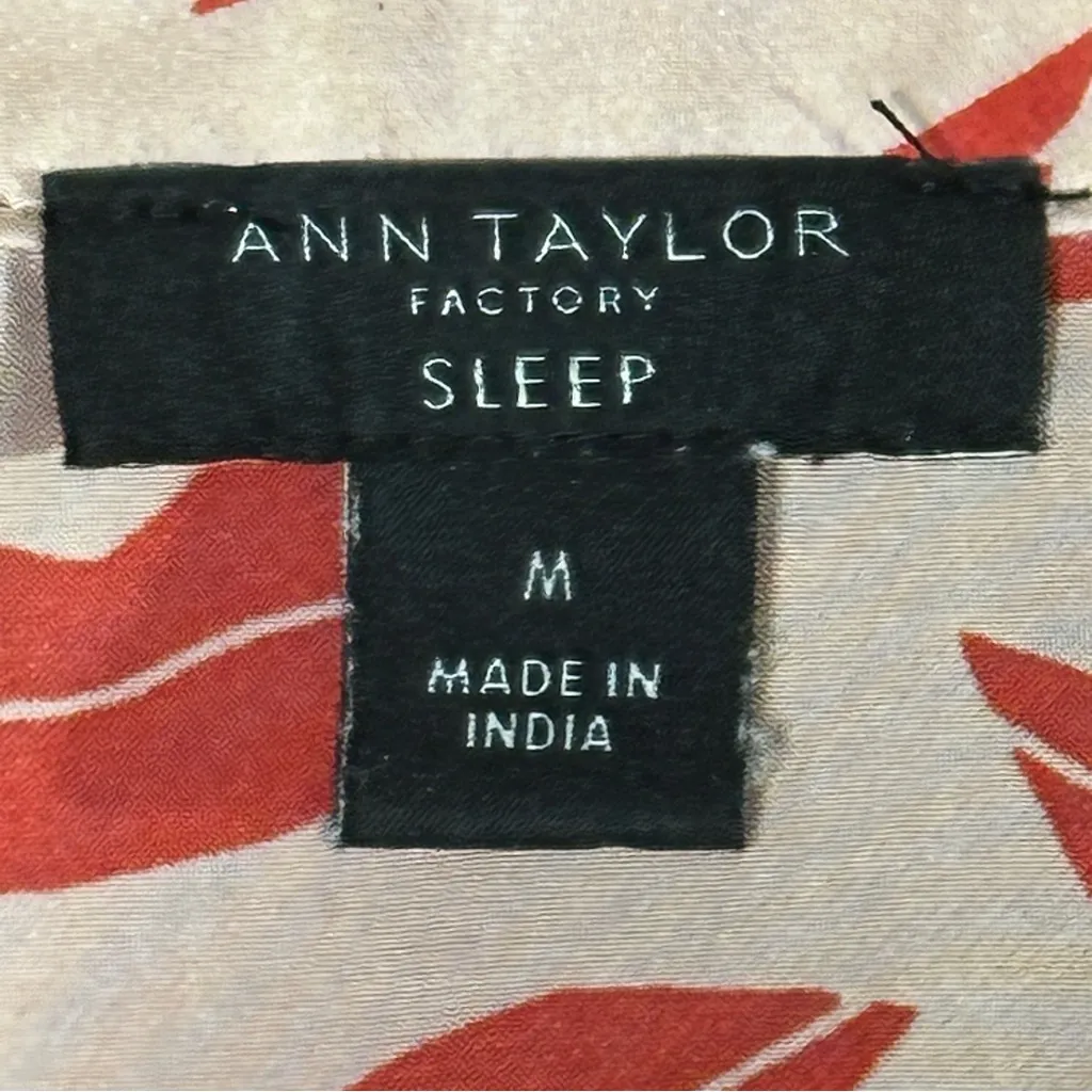 Ann Taylor 2 Piece Long Sleeve Pajama Set with Red Lips Size Medium - Image 2