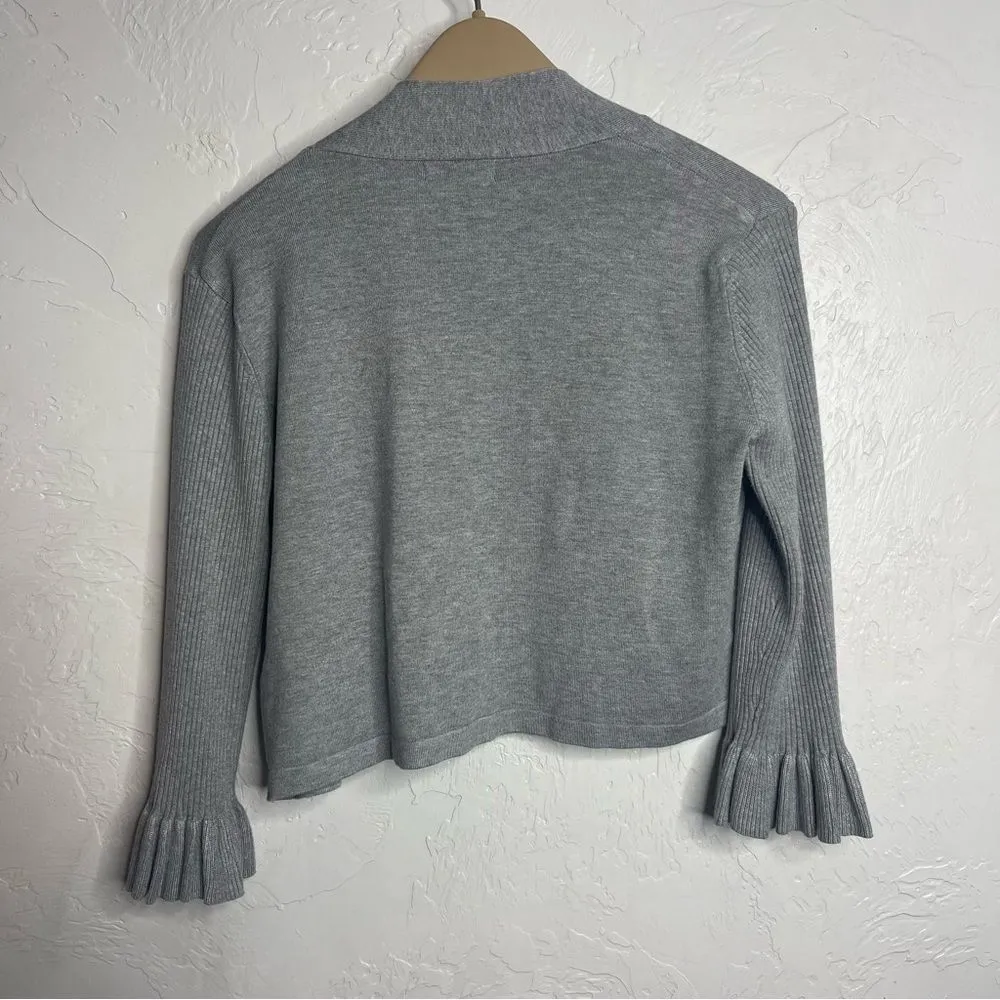 Premise Small Petite Cropped Short gray sweater with ruffled sleeves - Image 2
