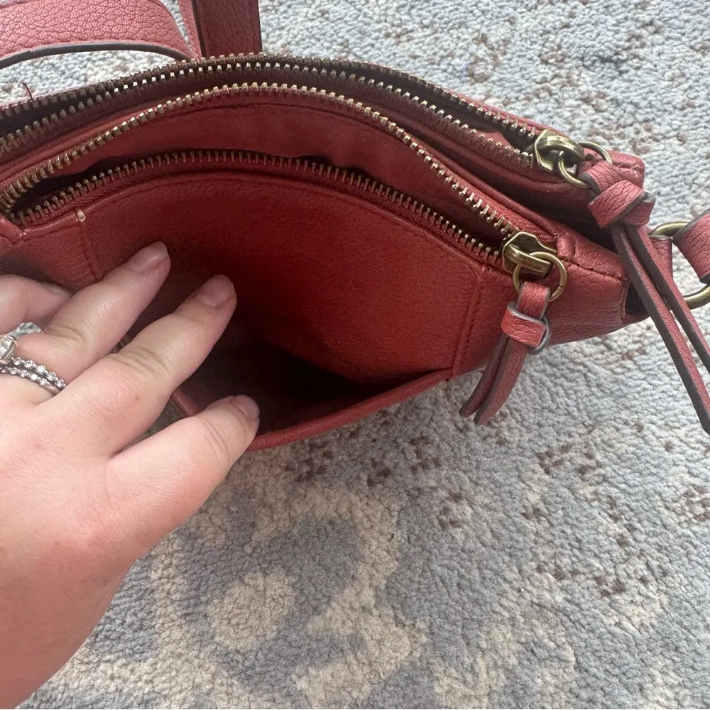 Kohl’s Faux Leather Crossbody Bag Rust - Image 3