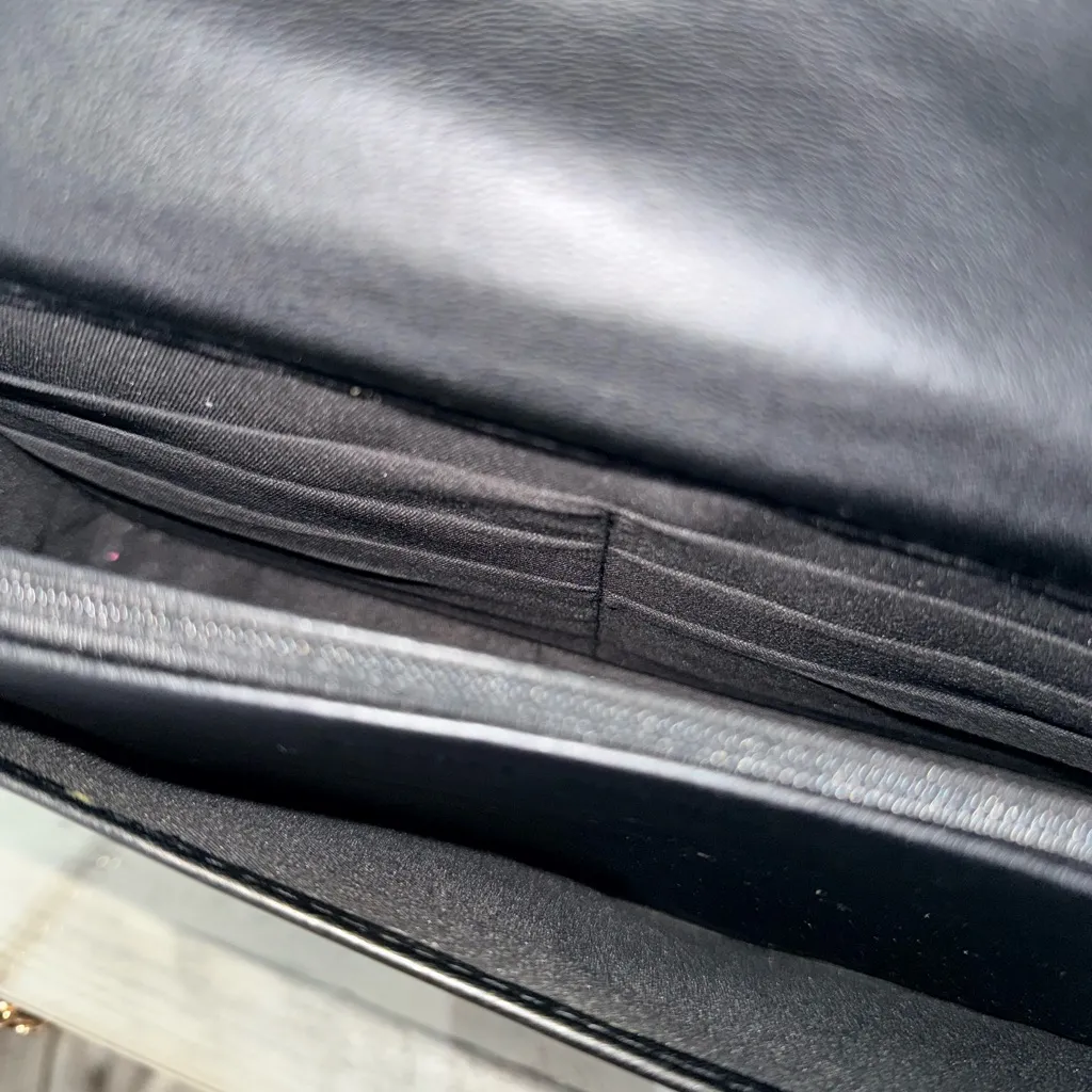 Badgley Mischka Black V Quilted Vegan leather Crossbody Bag with gold chain - Image 8