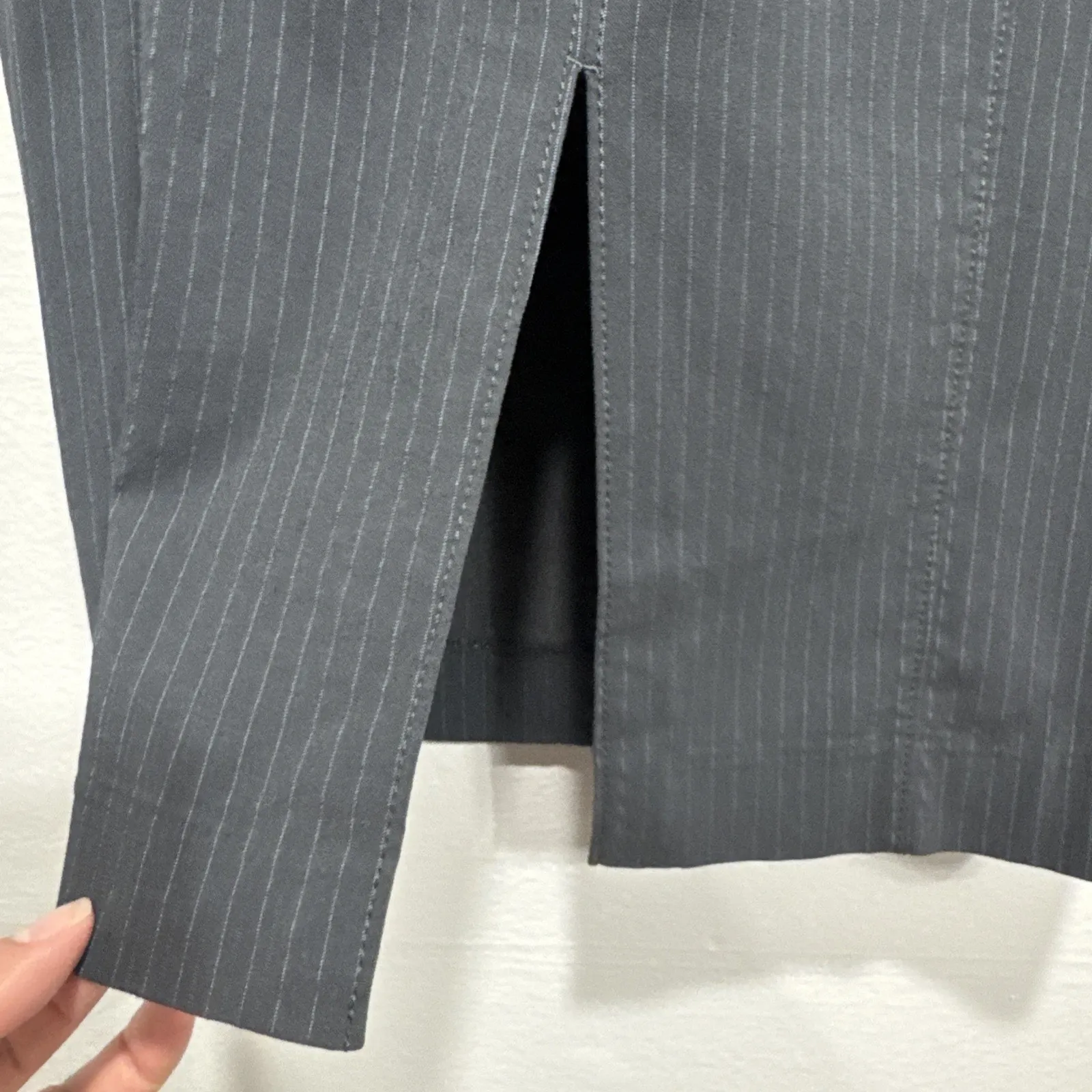 Express Design Studio Pencil Skirt Womens Sz 0 Gray Pinstripes High Rise Bodycon - Image 6