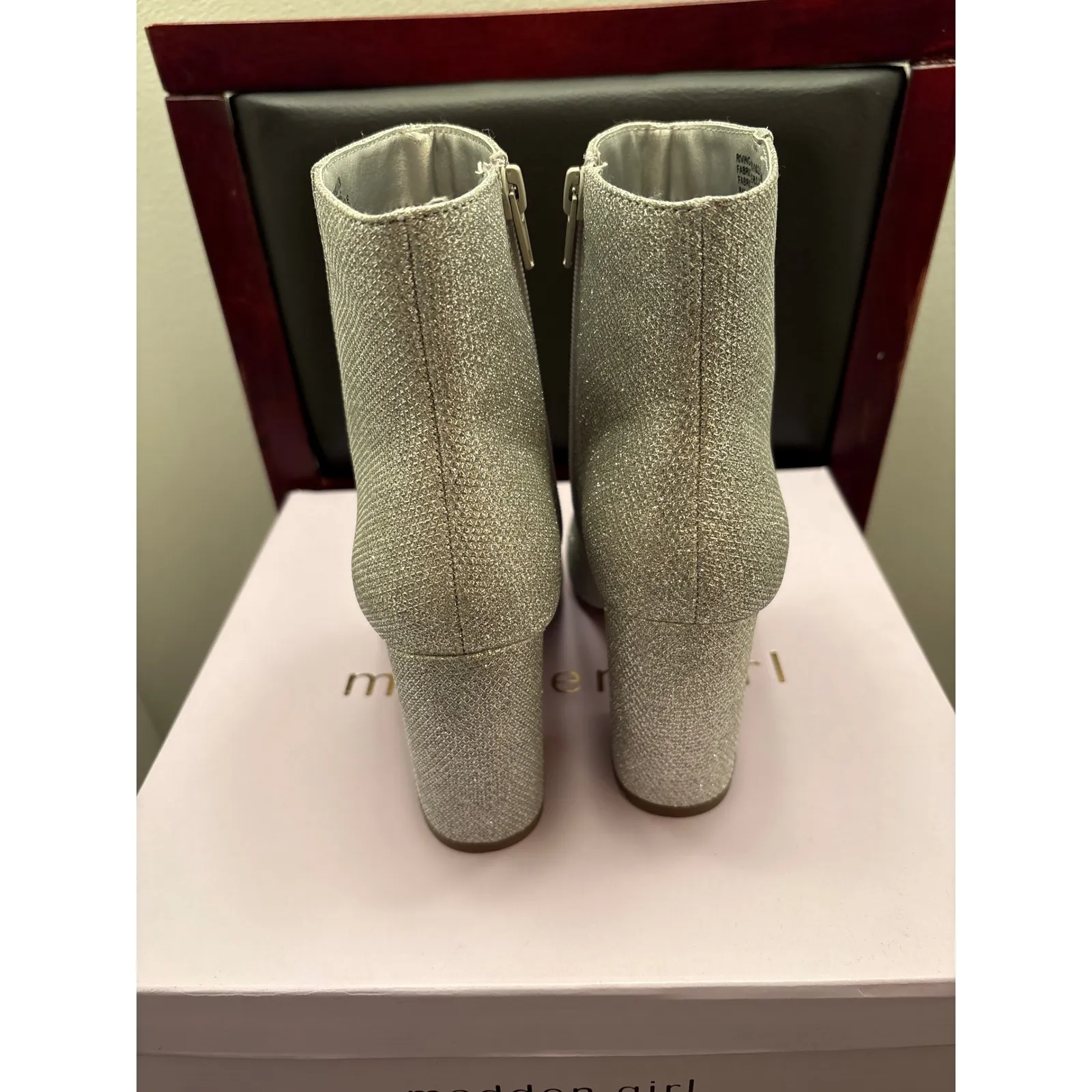 Madden Girl Women's Silver Glitter Block Heel Ankle Boots Size 6.5 - Image 3