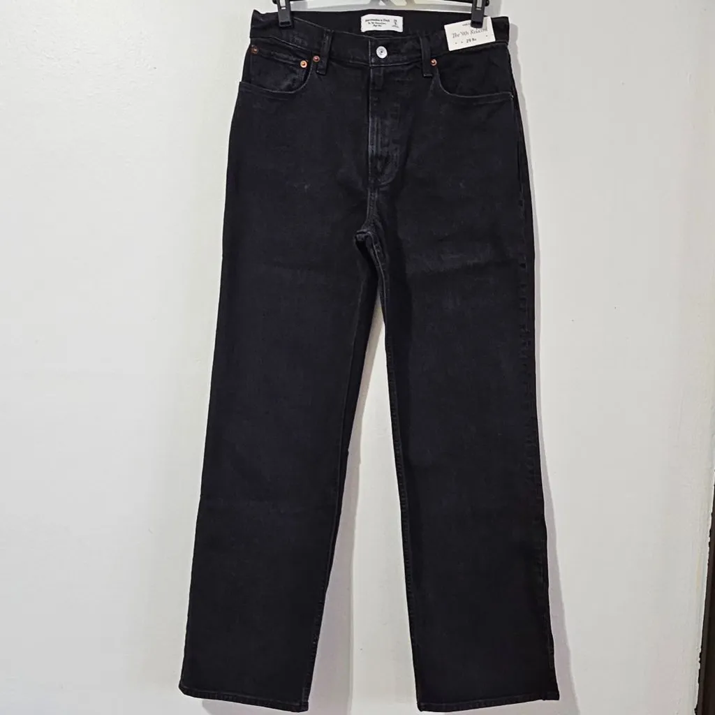 Abercrombie & Fitch HR The " 90s Relaxed Jean - Washed Black - W's Size 29 / 8 R - Image 2