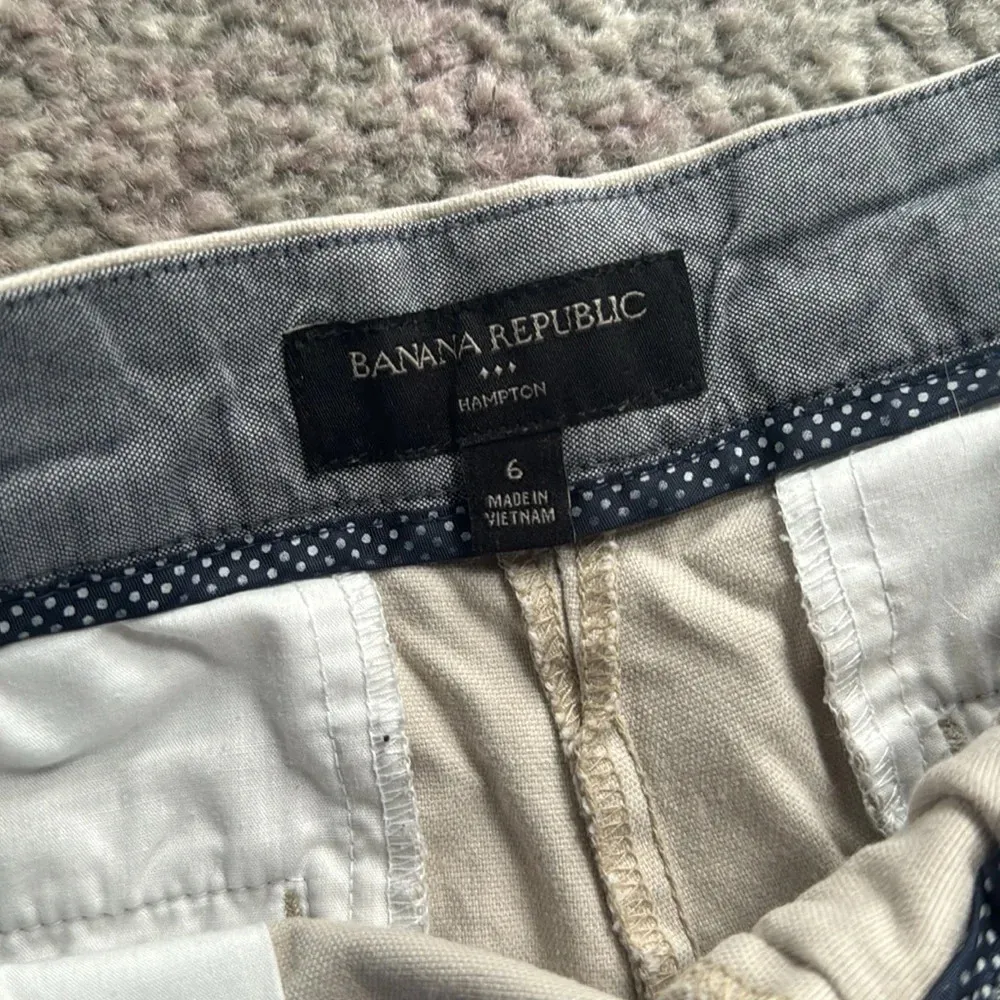 Banana Republic Women’s Khaki Summer Hampton Chino Shorts Sz 6 - Image 2