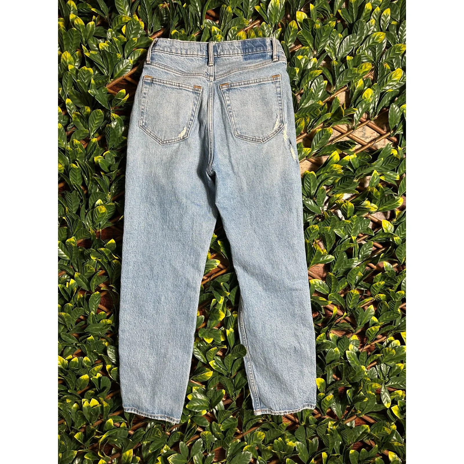 Abercrombie and Fitch The Dad High Rise Jean Size 2S - Image 2