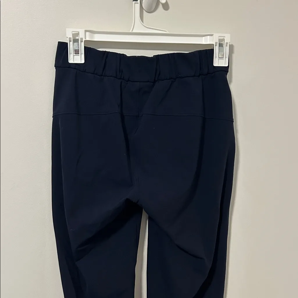 Lululemon Navy Blue On The Fly Jogger Pants Travel Athletic Hiking Size 2 - Image 3