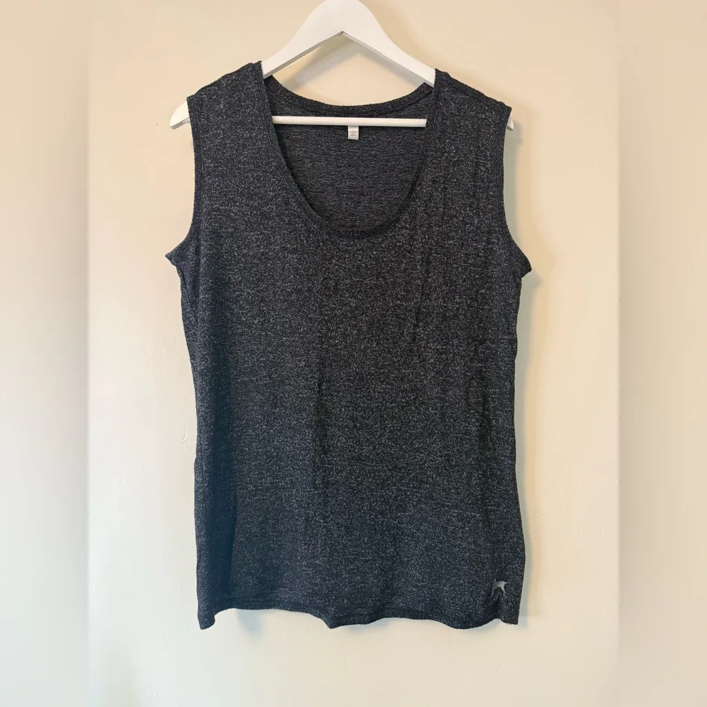 The Black Dog Muscle T Shirt Women’s Medium Heathered Charcoal - Image 2