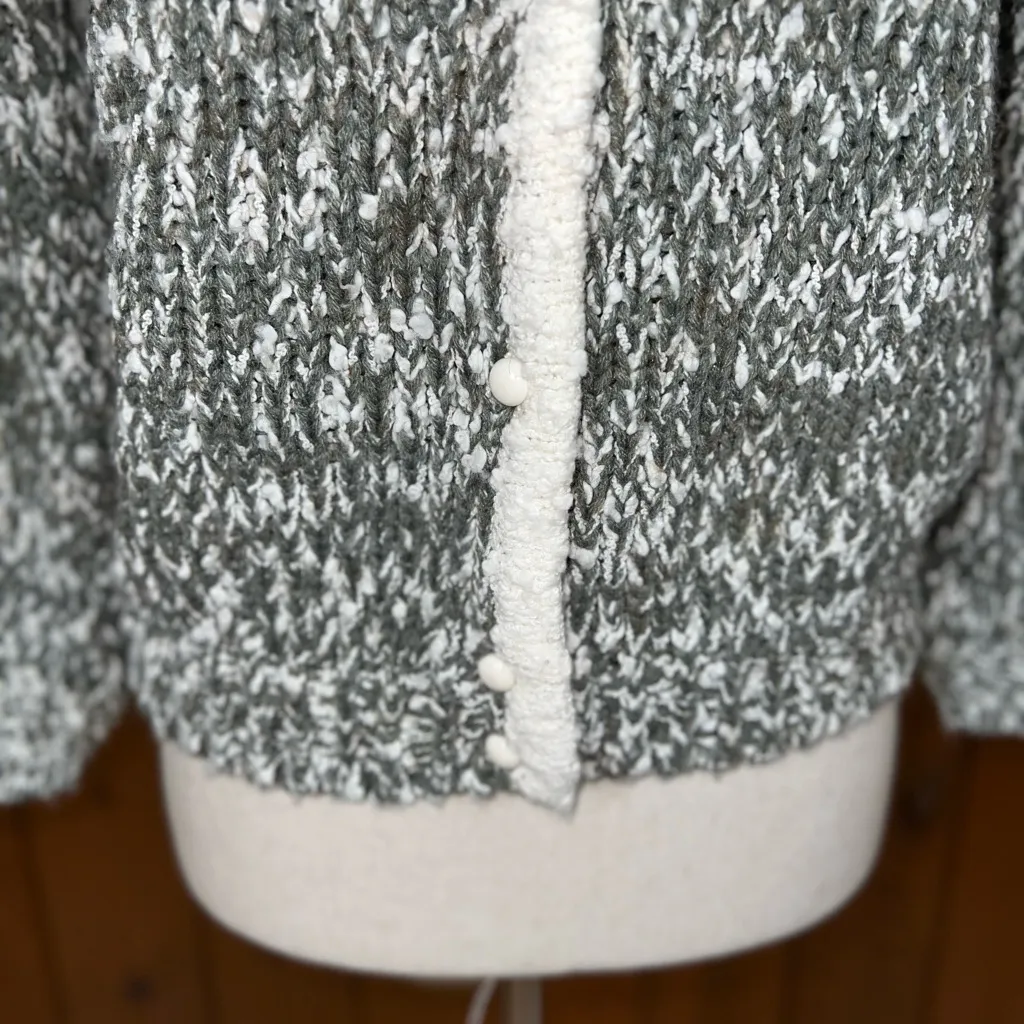 Super Cute Vintage 90s FaBE Cropped Chunky Cardigan Sweater! Gray Size M - Image 3