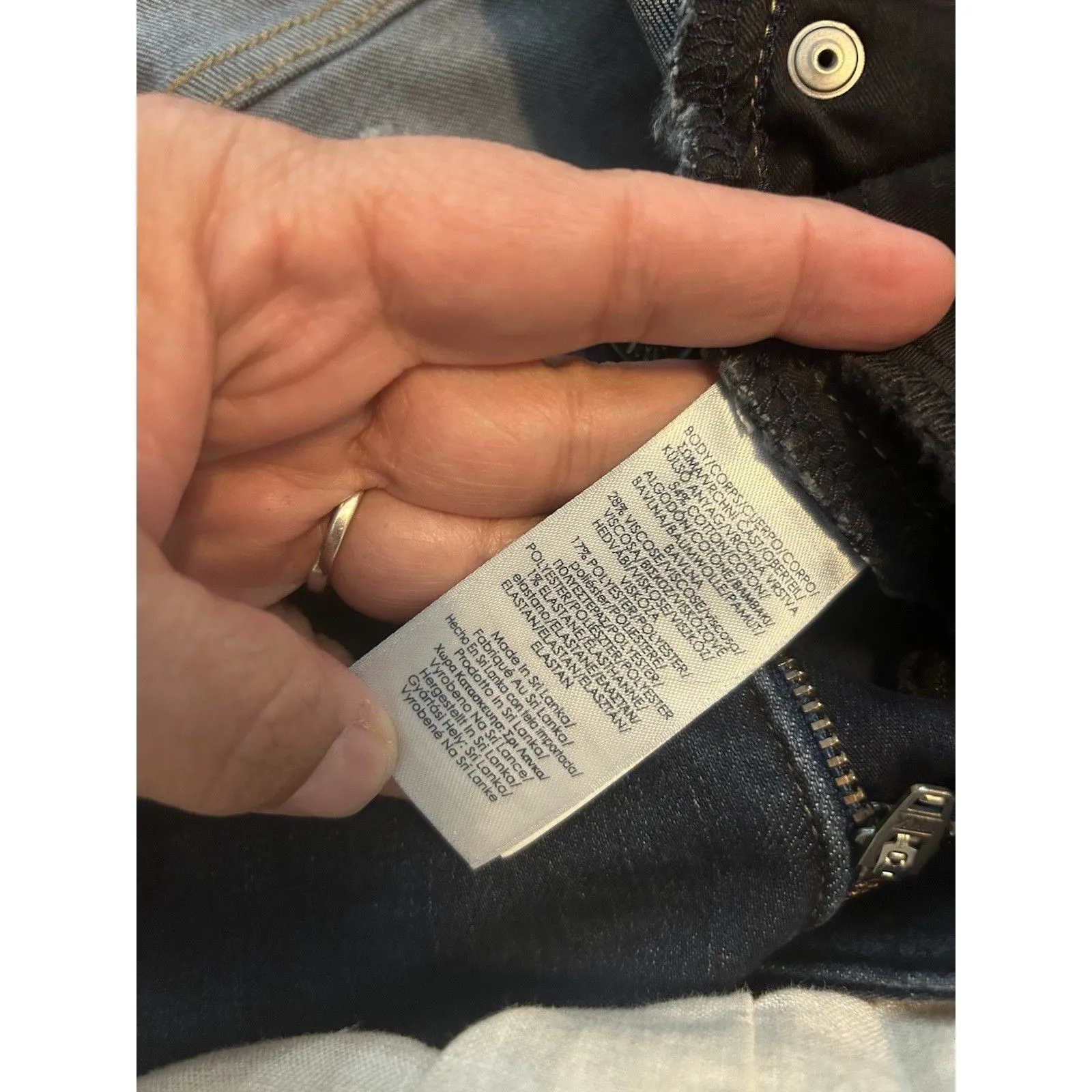 CHAPS  Womens Size 14 Blue Denim Capri Pants Stretch Shaping Modest Plus Size - Image 3