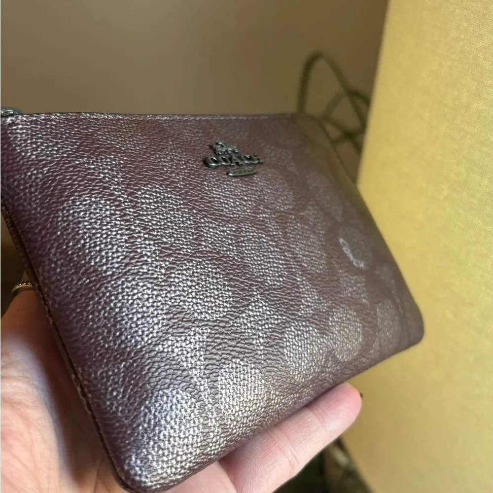 Authentic COACH signature shimmery Leather wristlet and 2 charms set in box 🎁 - Image 6