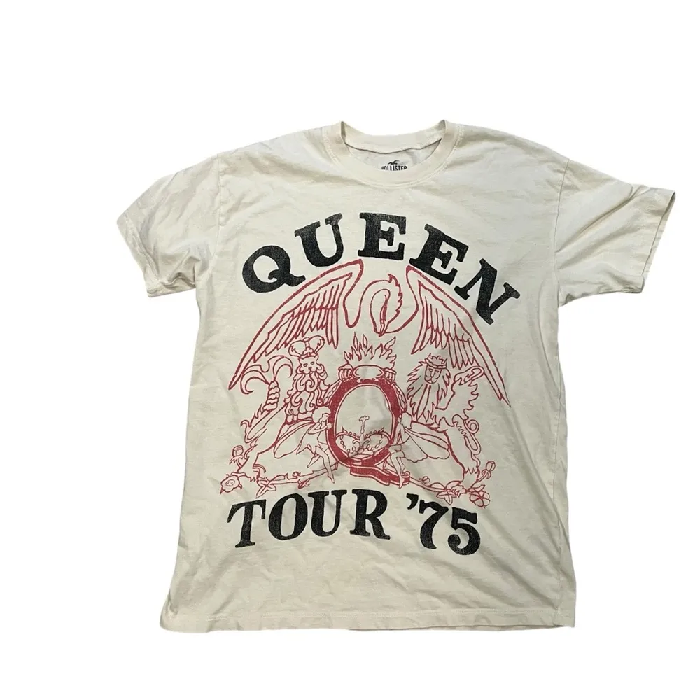 Hollister Oversized Queen Graphic Tee in Natural, Sz S - Image 7