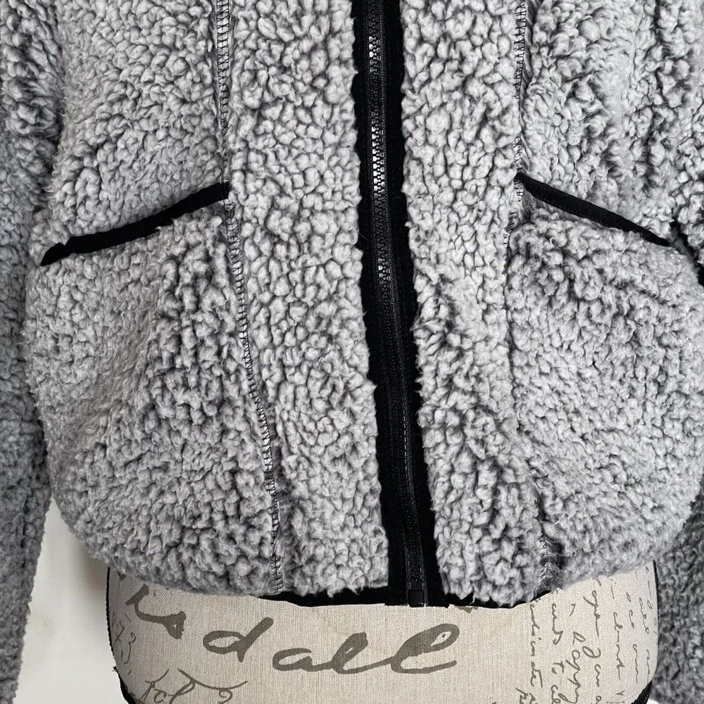 H&M Womens Jacket Size XS Short Sherpa Fuzzy Soft Gray Thick Fleece - Image 5