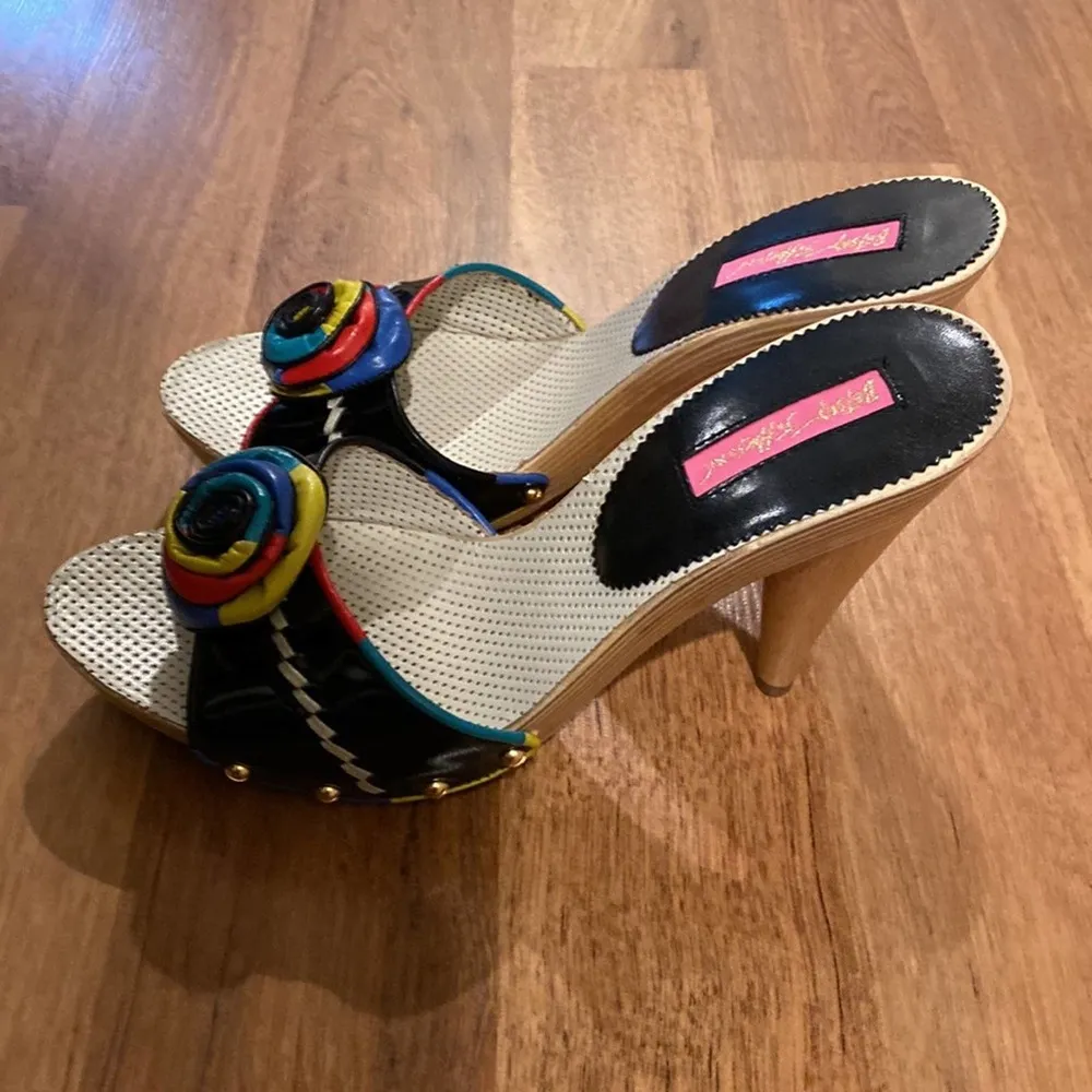 Betsey Johnson Black Claudia Stiletto Mules Patent Leather Wood Sz 10M Flower - Image 74