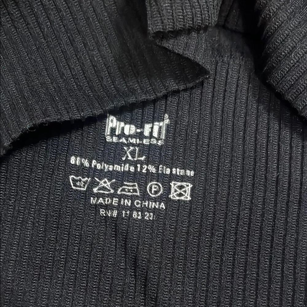 Black Ribbed Sports Bra - Image 3