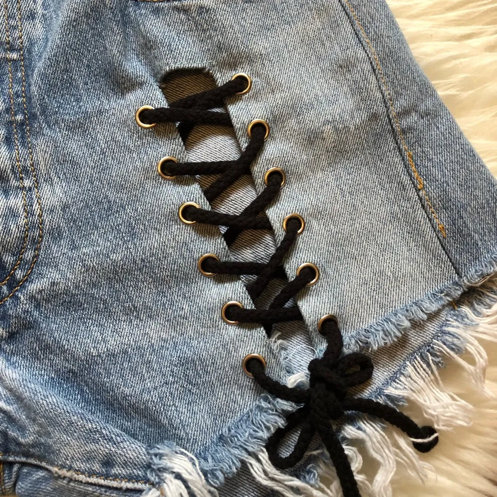 Lace Up Levi’s High Waist Shorts - Image 4