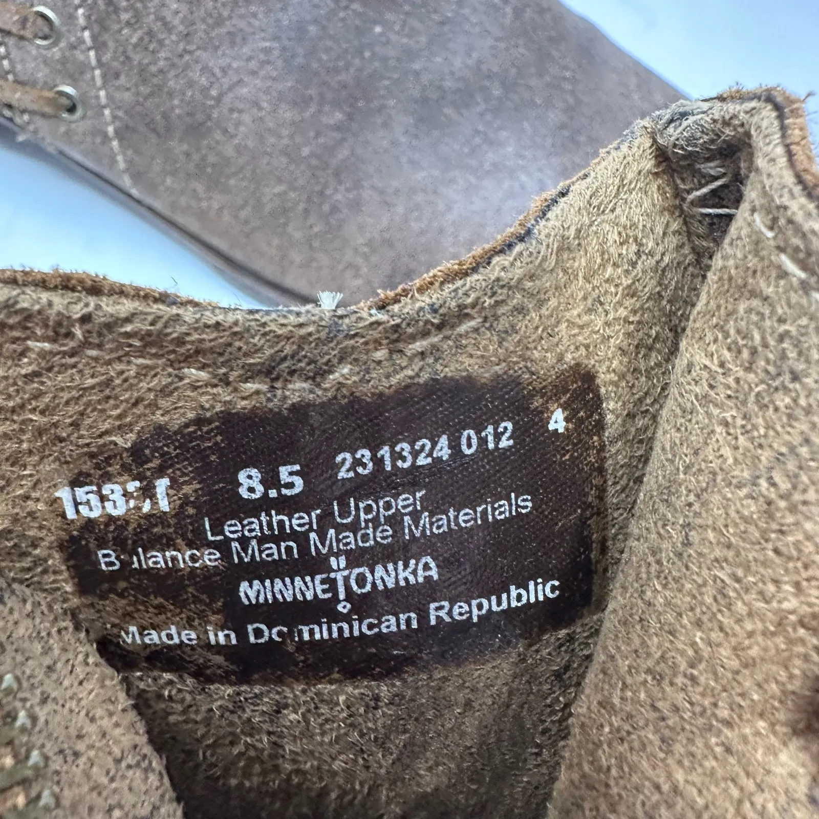 Minnetonka Size 8.5 Boot Brown Leather Bootie Side Zip Lace Accent Autumn Fall‎ - Image 6