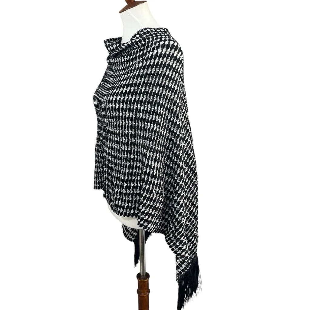 Chico’s Black and White Houndstooth Poncho Size S/M NWT - Image 3